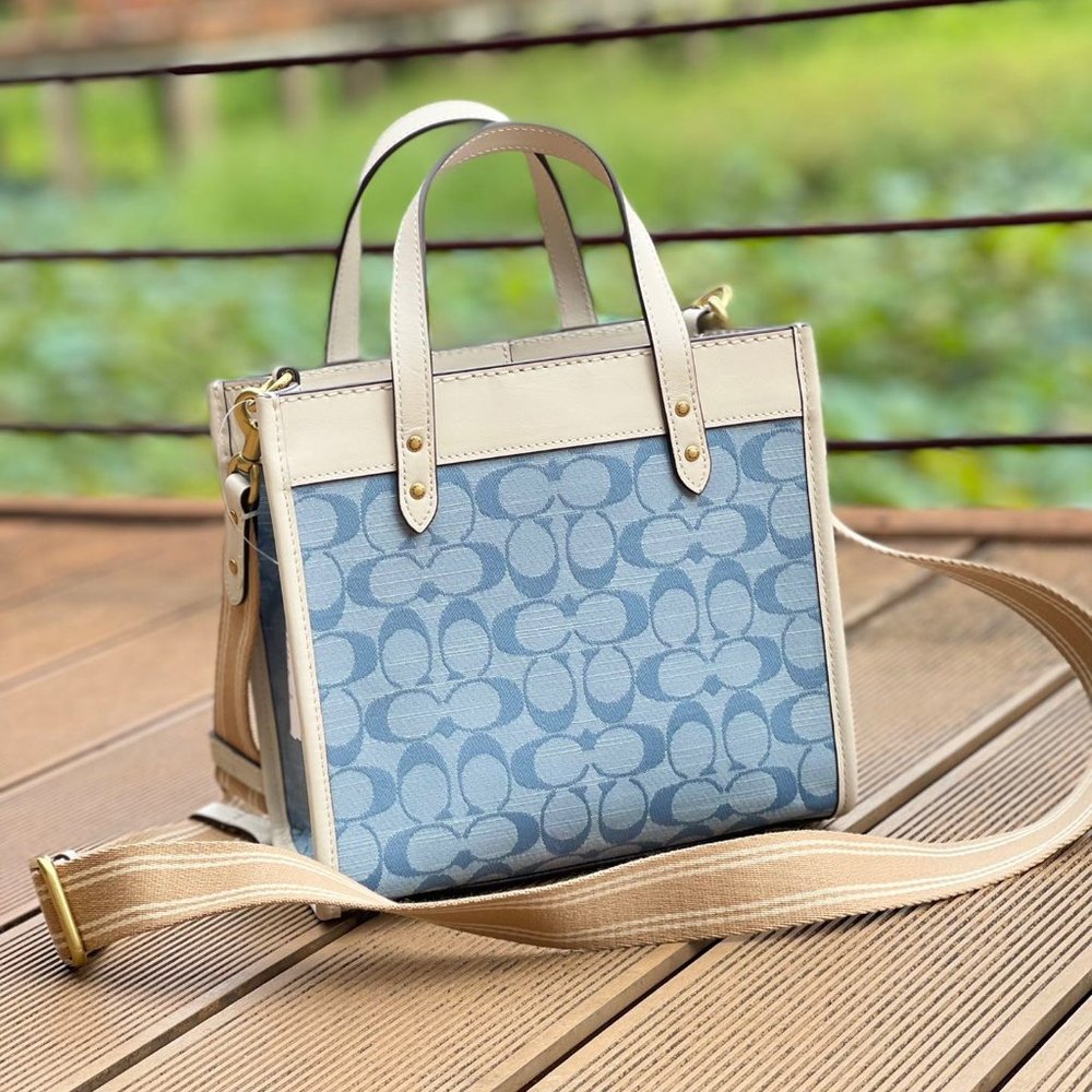 Coach Field Tote 22 In Signature Chambray